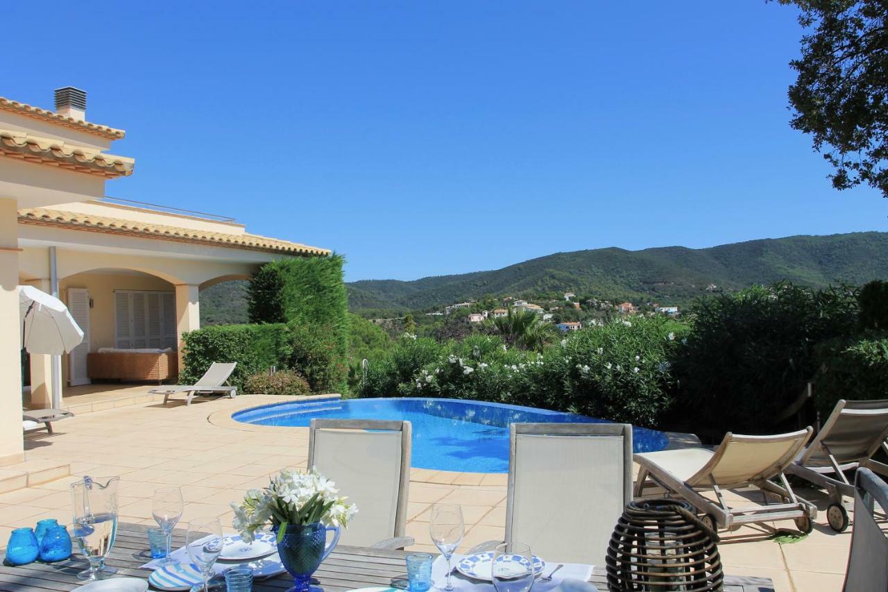 Villa Mediterranea 칼론제 외부 사진